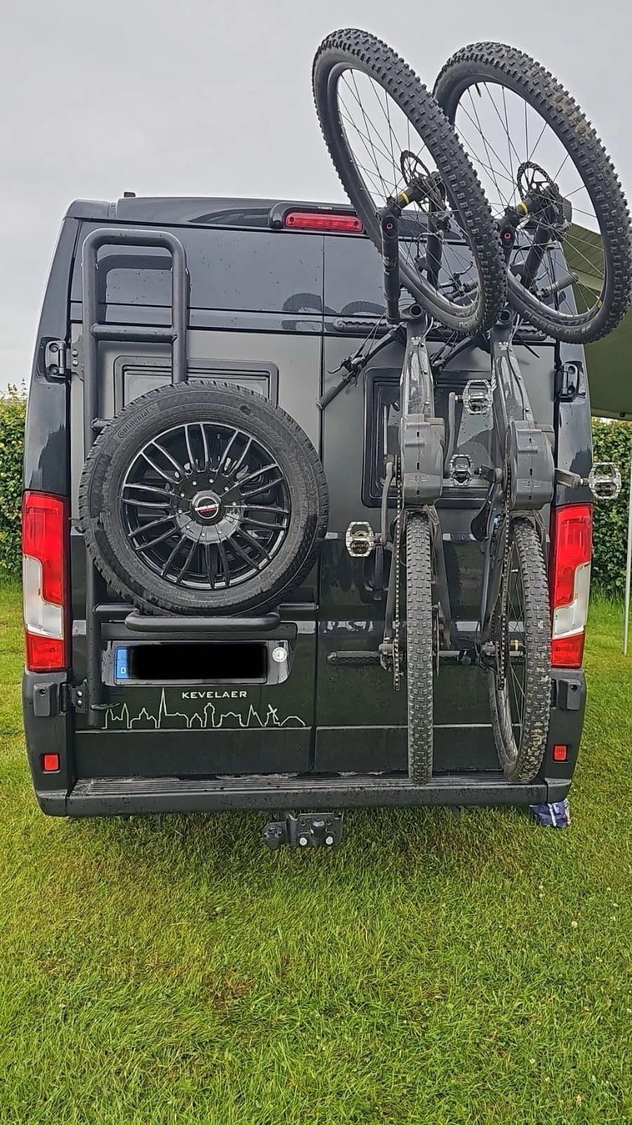 Heckleiter mit Reserveradhalter für Fiat Ducato, Citroën Jumper, Peugeot Boxer (ab 2006) und Baugleich *H2*