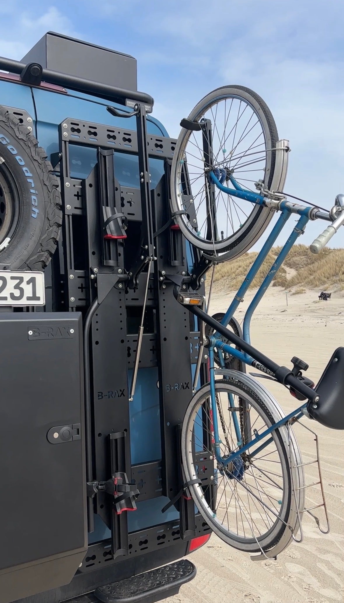 B-RAX Bike Lift – Vertikaler Fahrrad-Hebeträger für Camper & Vans