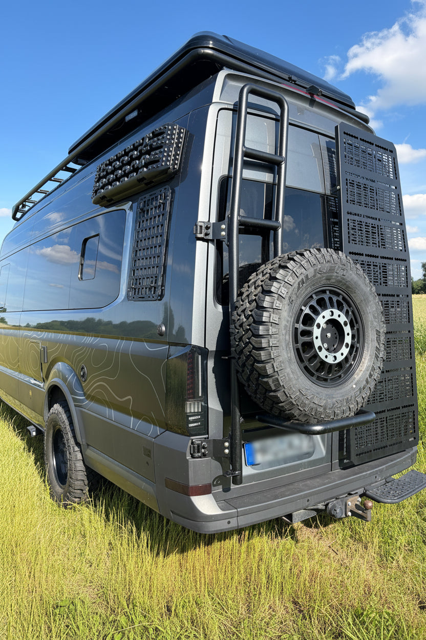 B-RAX Heckleiter mit Reserveradhalter für Grand California VW Crafter und MAN TGE *H4*