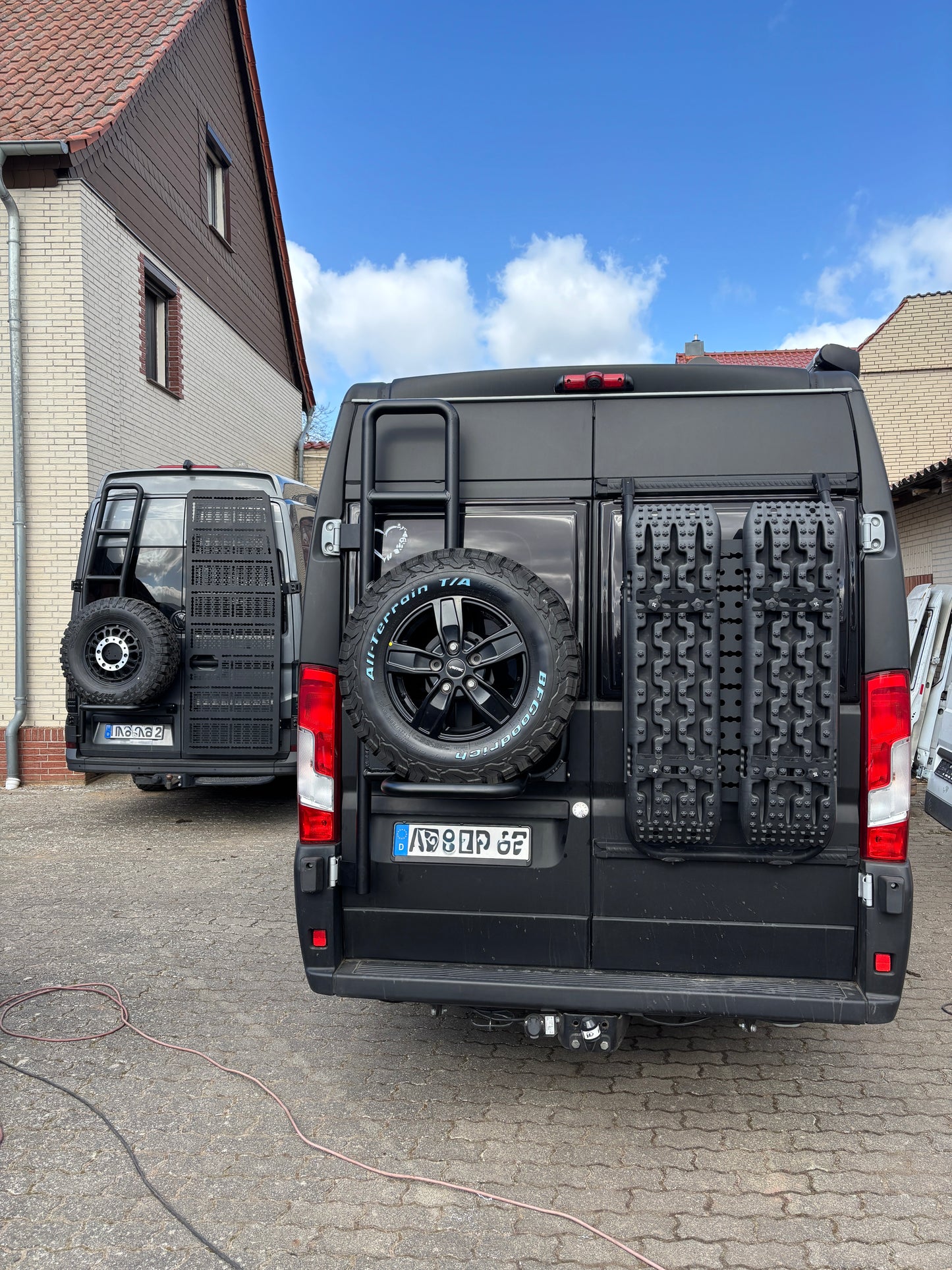 B-RAX Heckleiter mit Reserveradhalter für Fiat Ducato, Citroën Jumper, Peugeot Boxer (ab 2006) und Baugleich *H2*